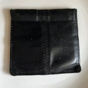 Genuine leather squeeze change pouch